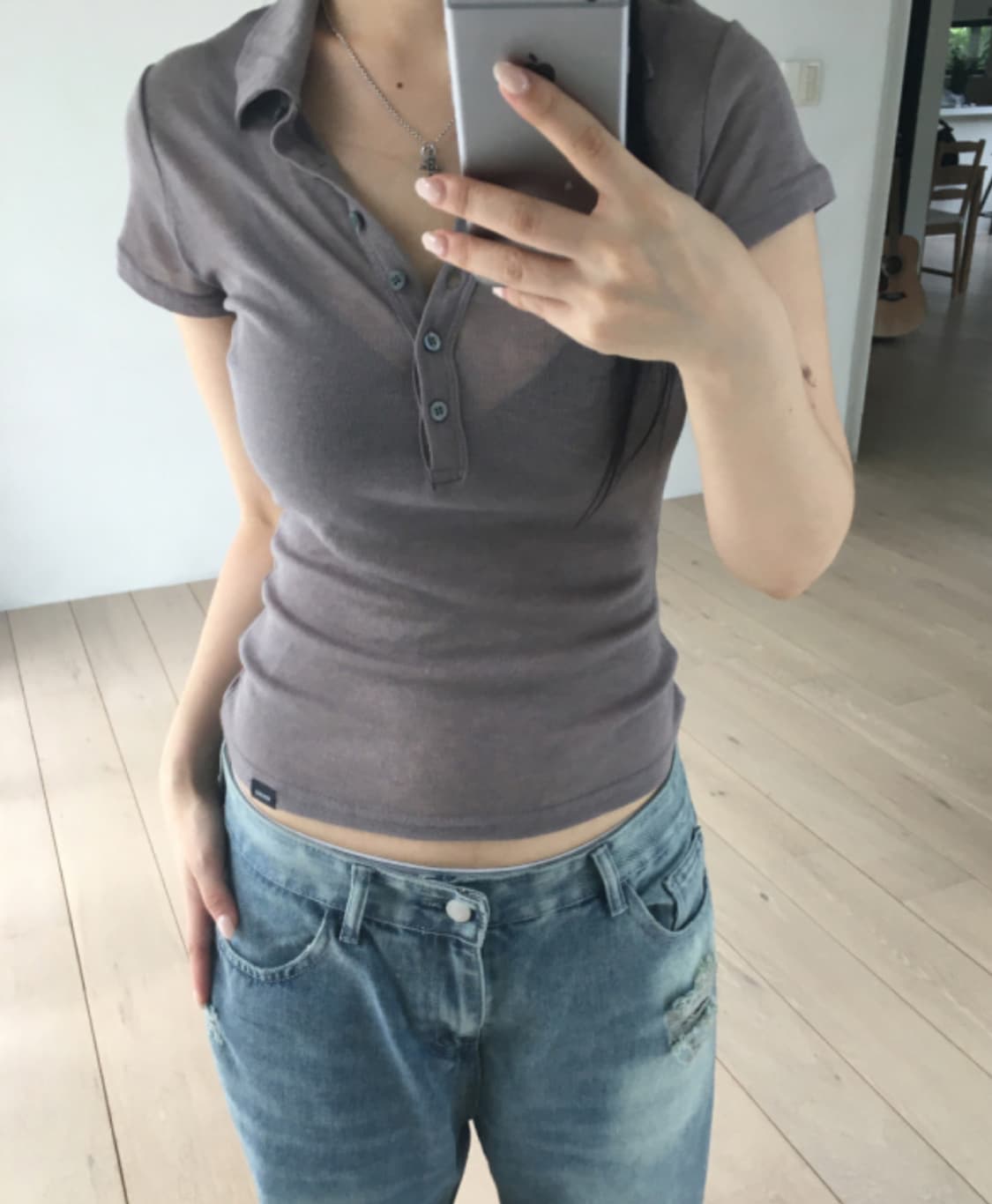 이즈이즈 shading collar t-shirt 상품이미지1
