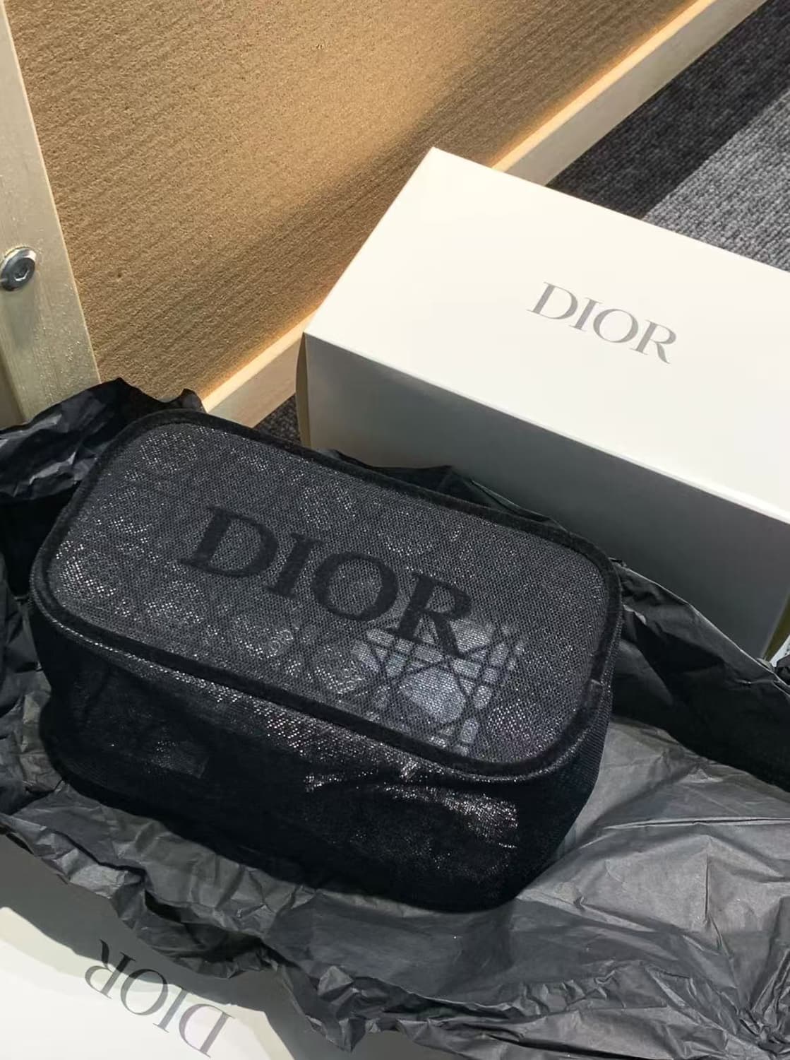 디올 블랙 메쉬 파우치 상품이미지2