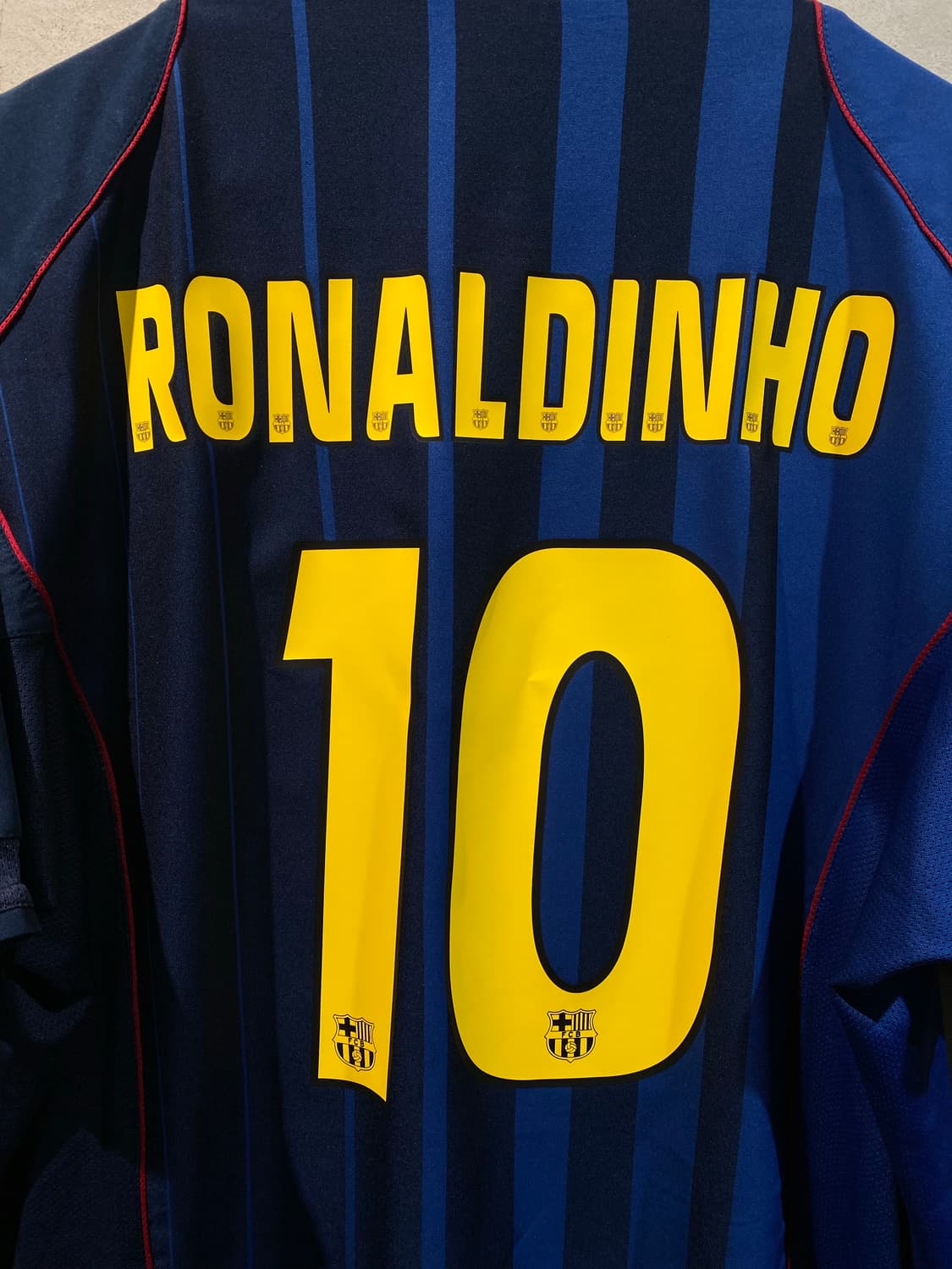 04-05 바르셀로나 호나우지뉴 어웨이 유니폼 상품이미지8