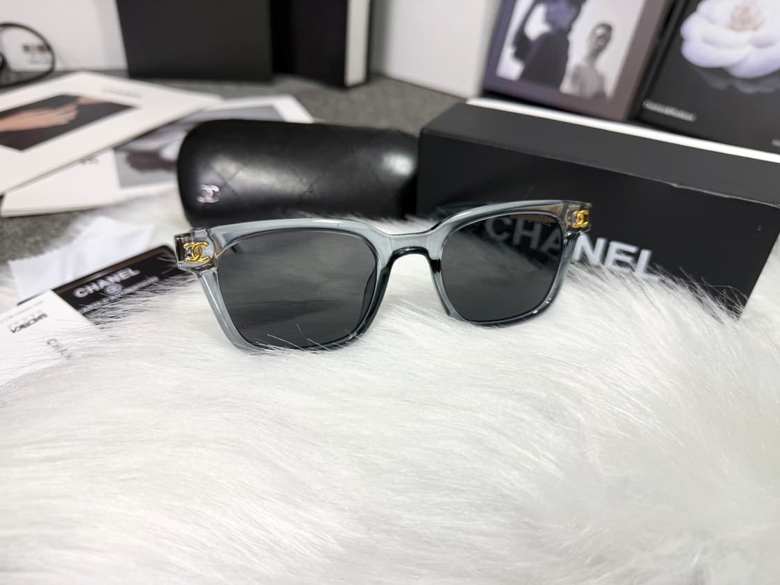 샤넬 이니셜 스톤장식 선글라스 블루그레이 풀박스 상품이미지1