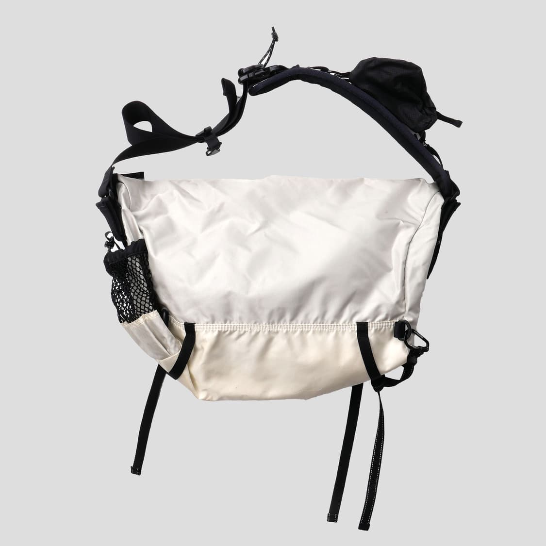 앤드원더 20L 메신저백 상품이미지2