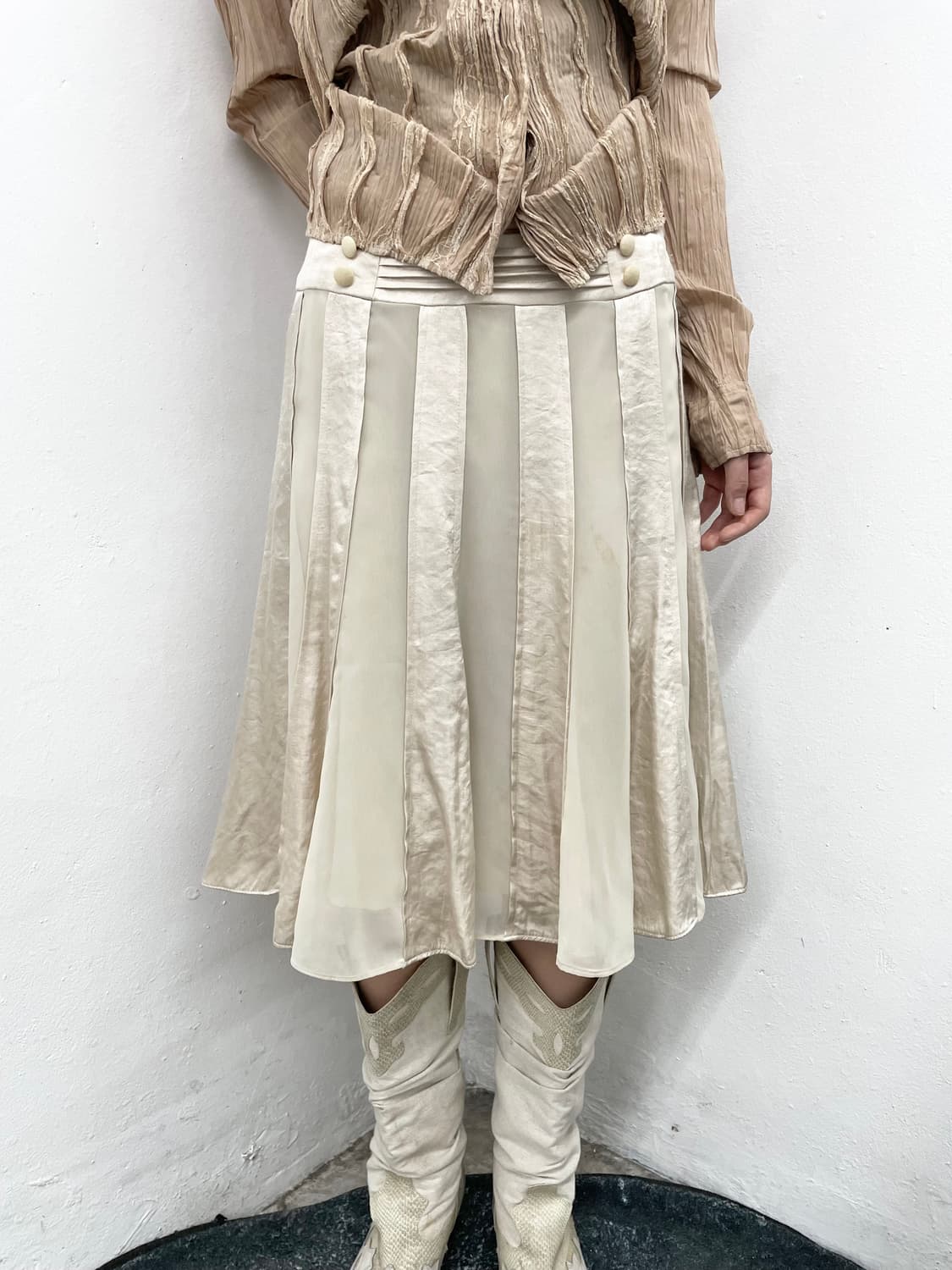 페어리 새틴 버튼 스커트 상품이미지1