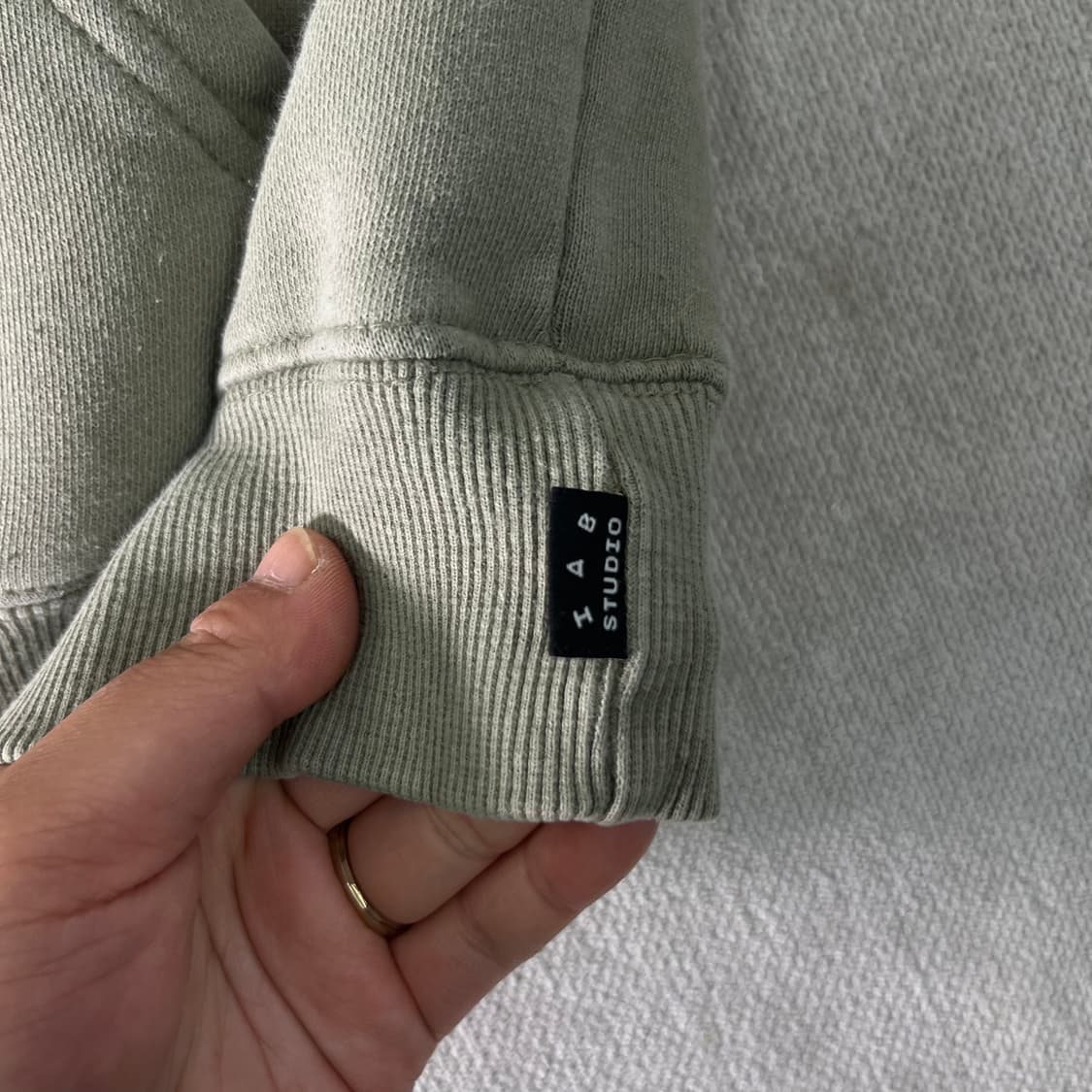 95 아이앱스튜디오 올리브 카키 후드티 상품이미지5