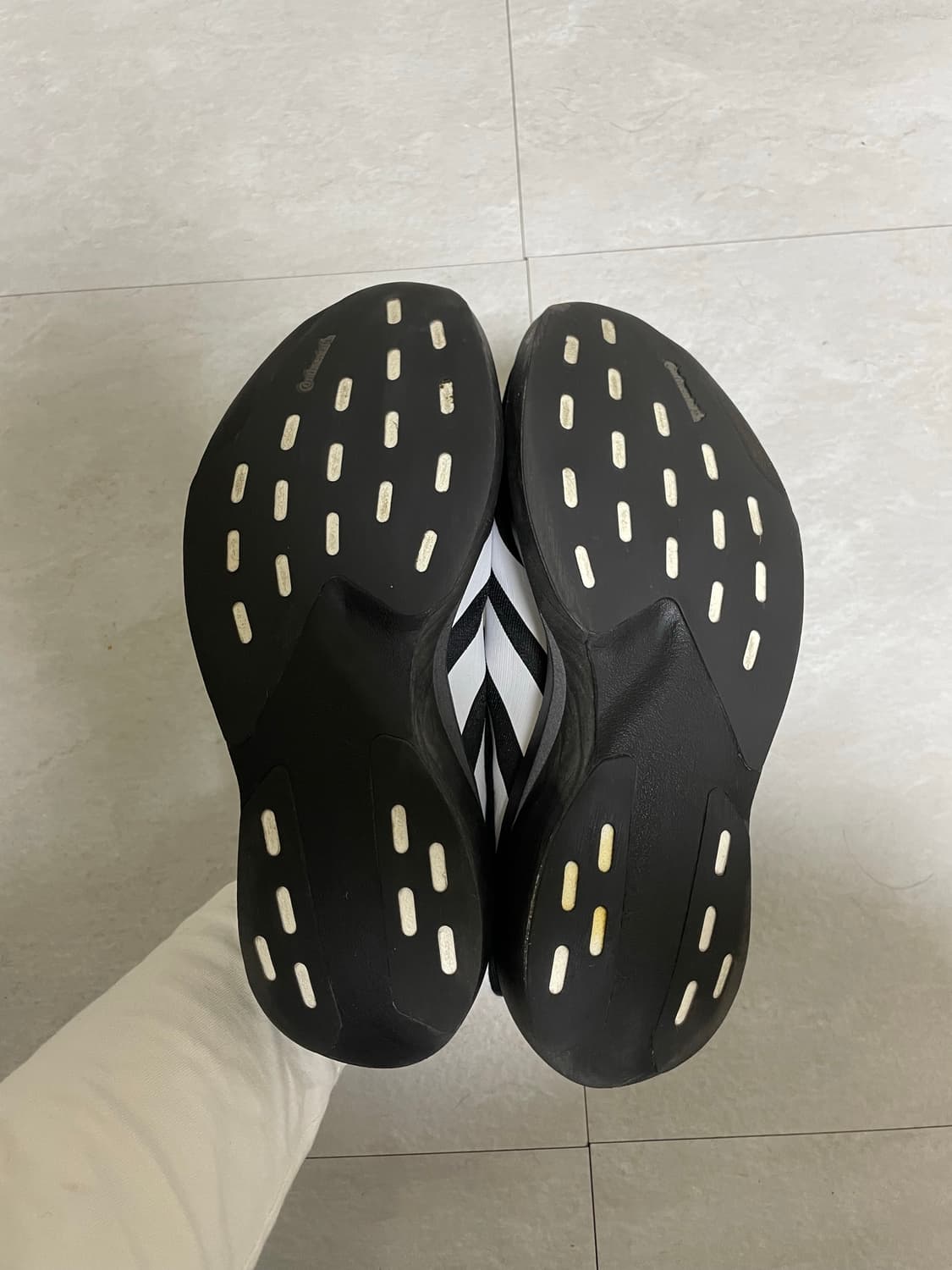 270 아디다스 아디제로 EVO SL 코어 블랙 클라우드 화이트 상품이미지3