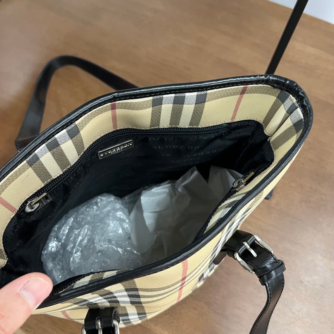 버버리 노바체크 버킷백 상품이미지4