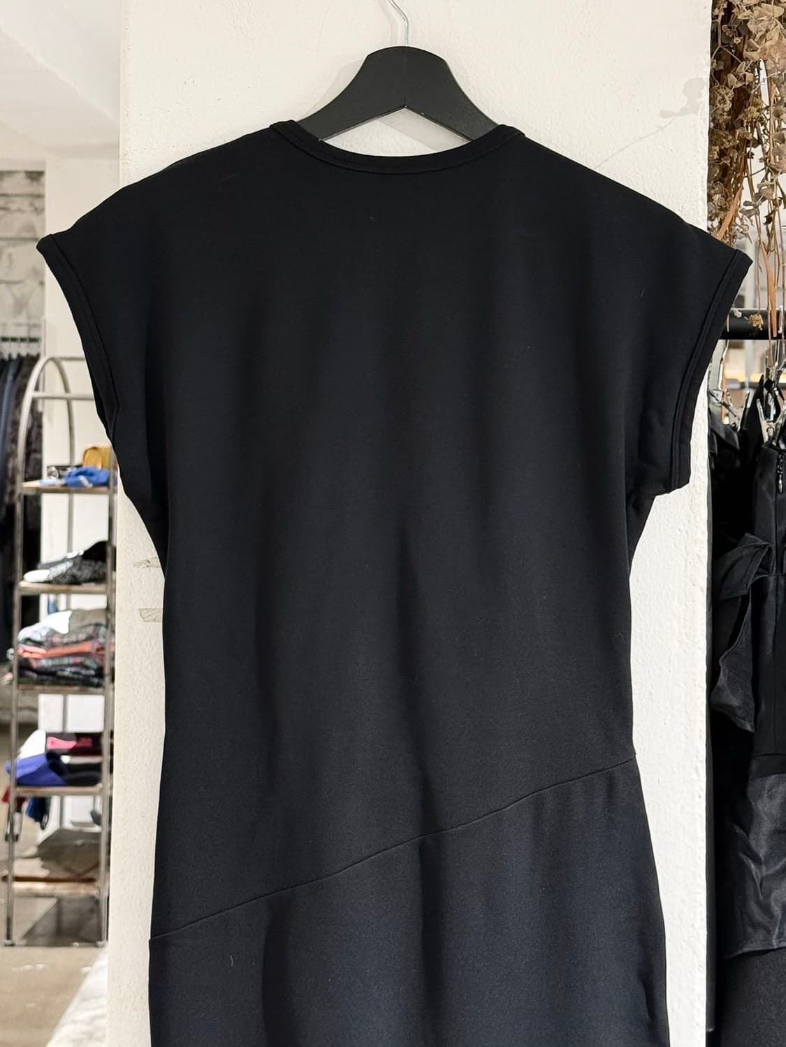 미쏘니 블랙 트위스트 드레이프 미디 원피스 상품이미지5