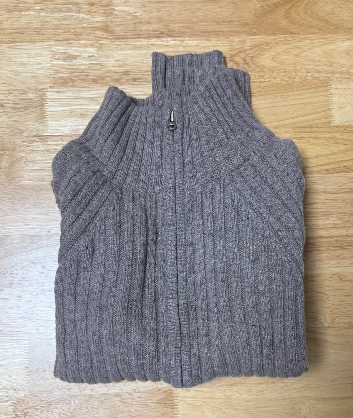 세릭 HEM BUTTON KNIT ZIP UP 브라운 상품이미지6