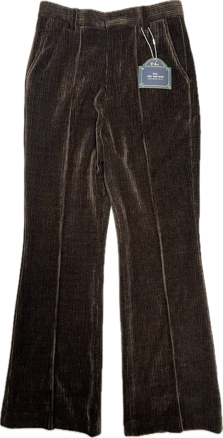 [S]STU 22FW 플레어 코듀로이 팬츠 브라운 룩북 모델용 샘플추정 상품이미지2