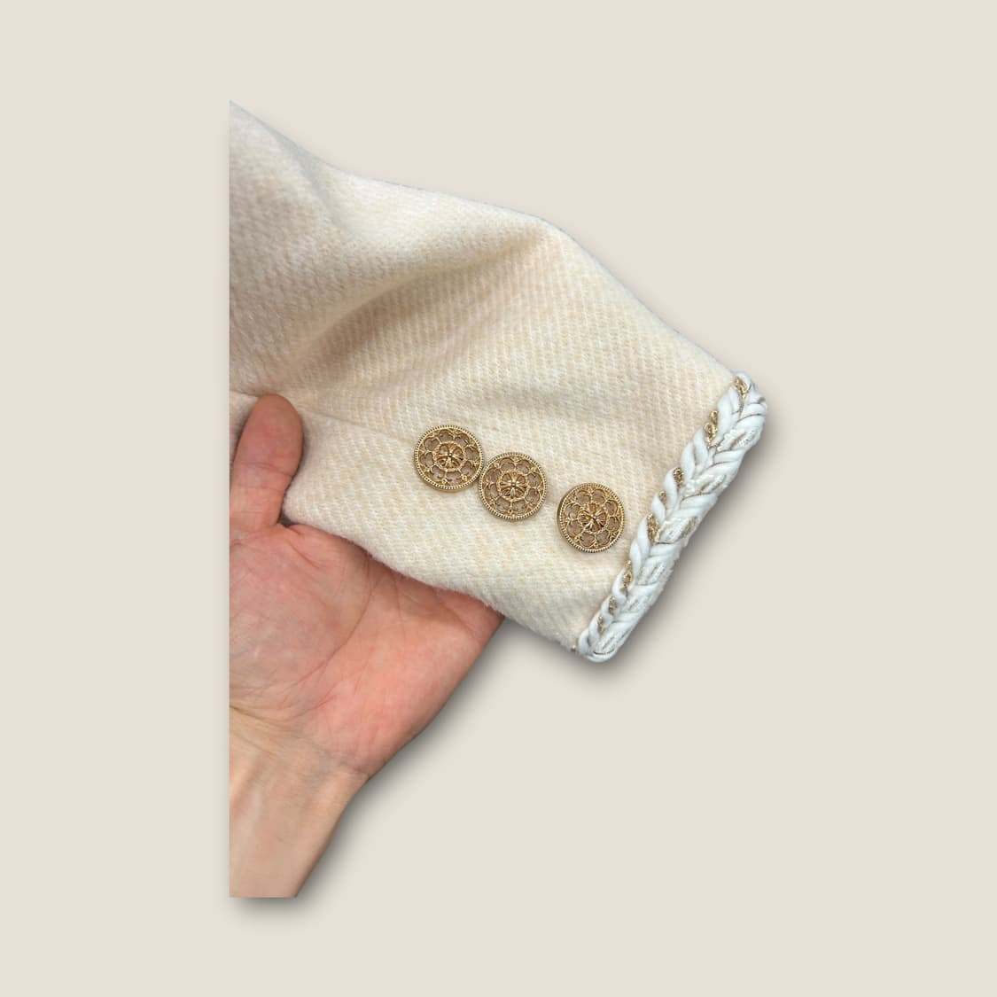 L001 아이보리 트위드 금장 노카라 자켓 size M (W) 상품이미지4