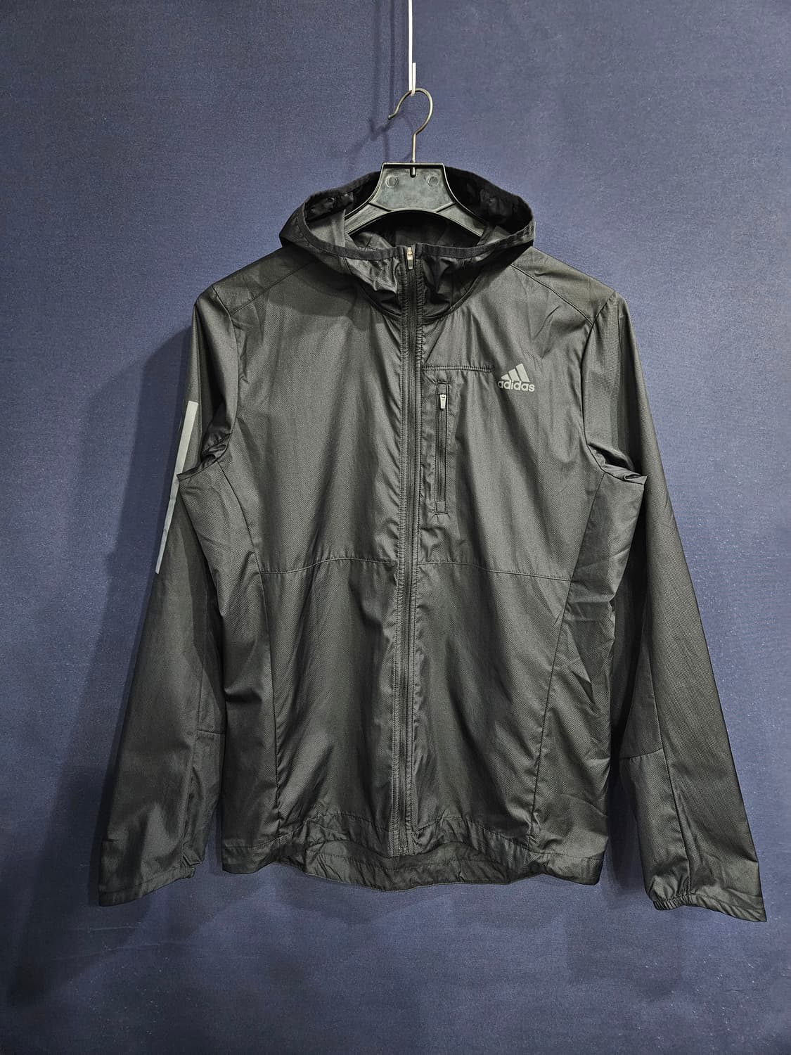 아디다스 블랙 남성 슬림핏 100 바람막이 후드집업  상품이미지1