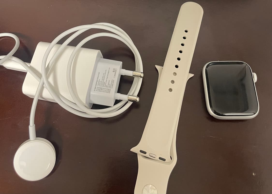 애플워치se2 44mm 스타라이트 97% 판매 상품이미지1