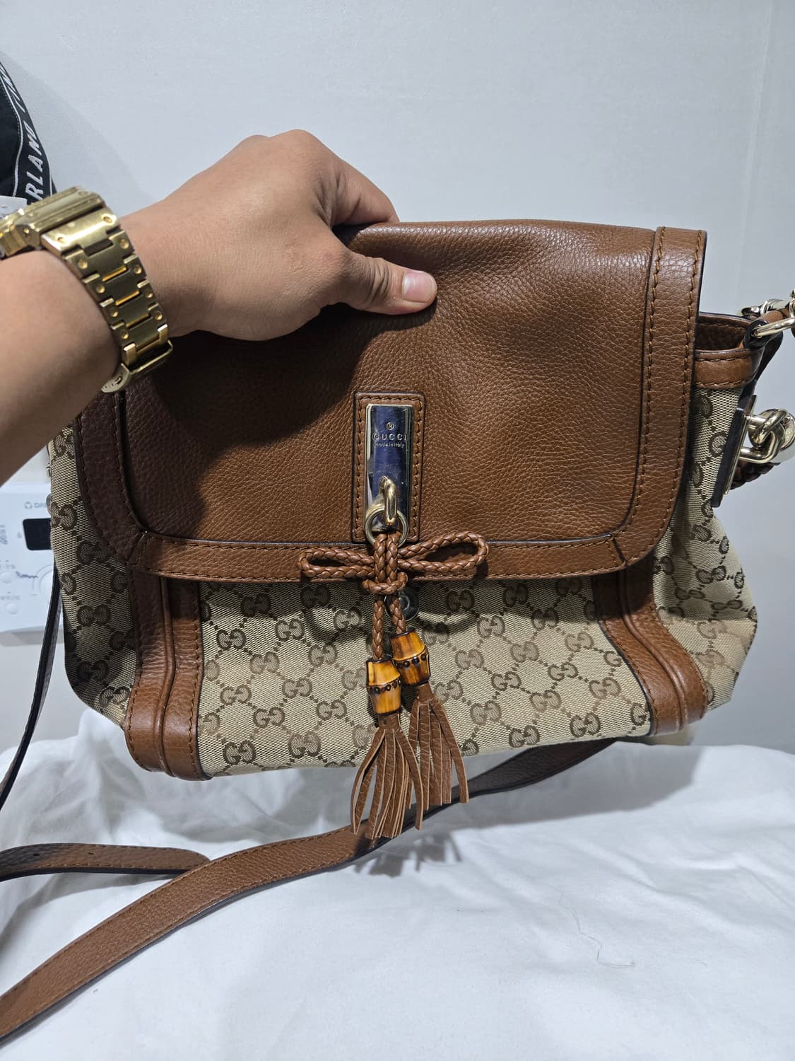 구찌 GG 캔버스 벨라 플랩 사첼백 상품이미지1