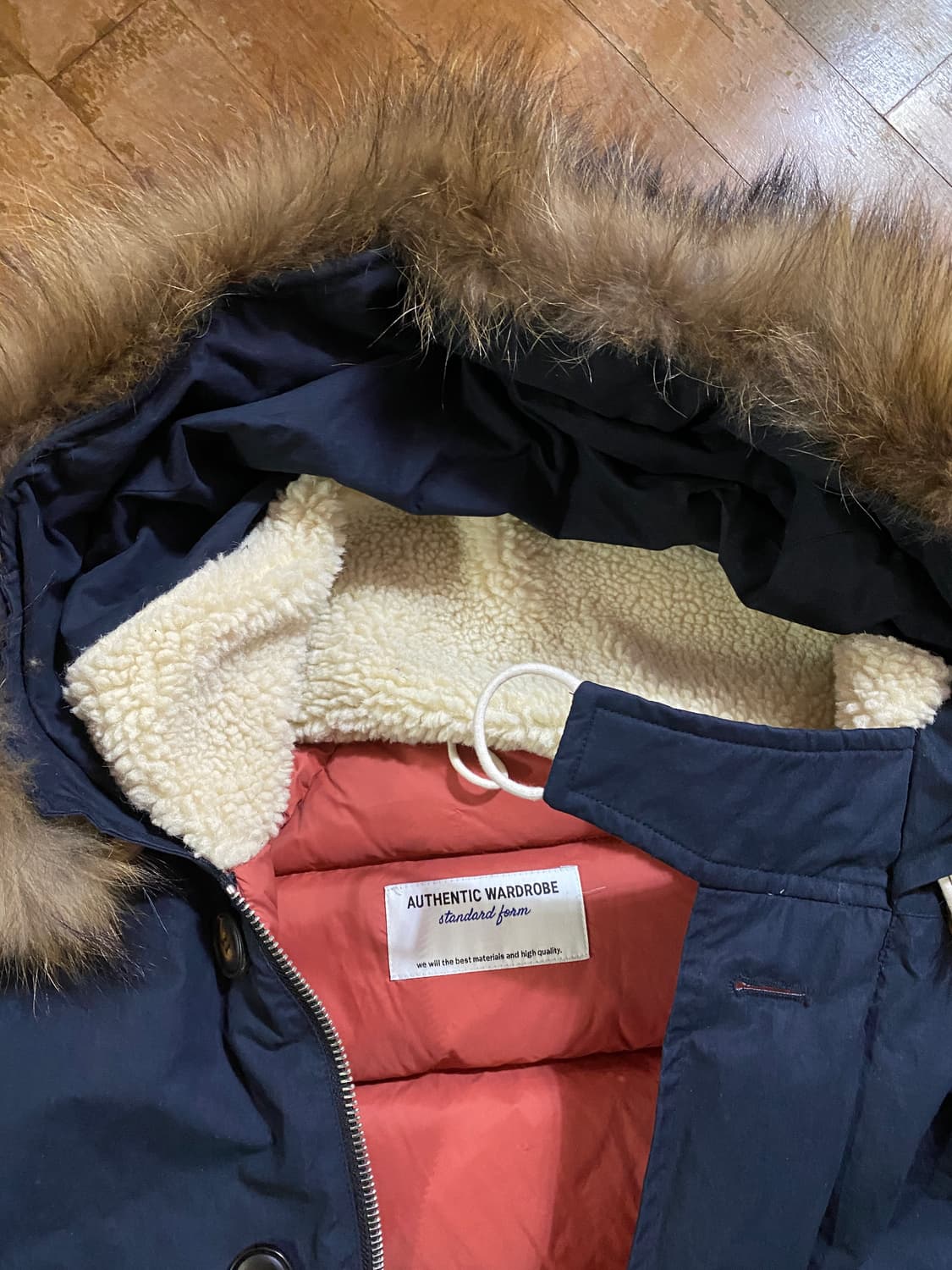 AUTHENTIC WARDROBE 네이비 덕다운 패딩 (국내100) 상품이미지2