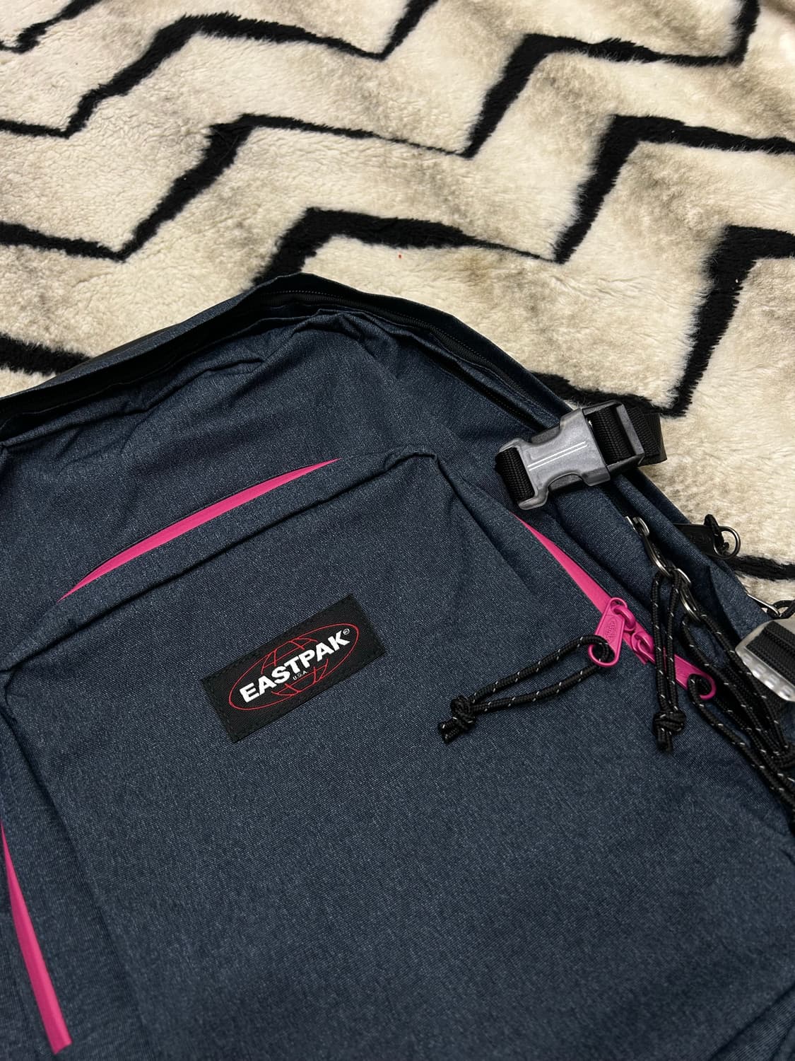 이스트팩 백팩/그레이핑크 상품이미지1