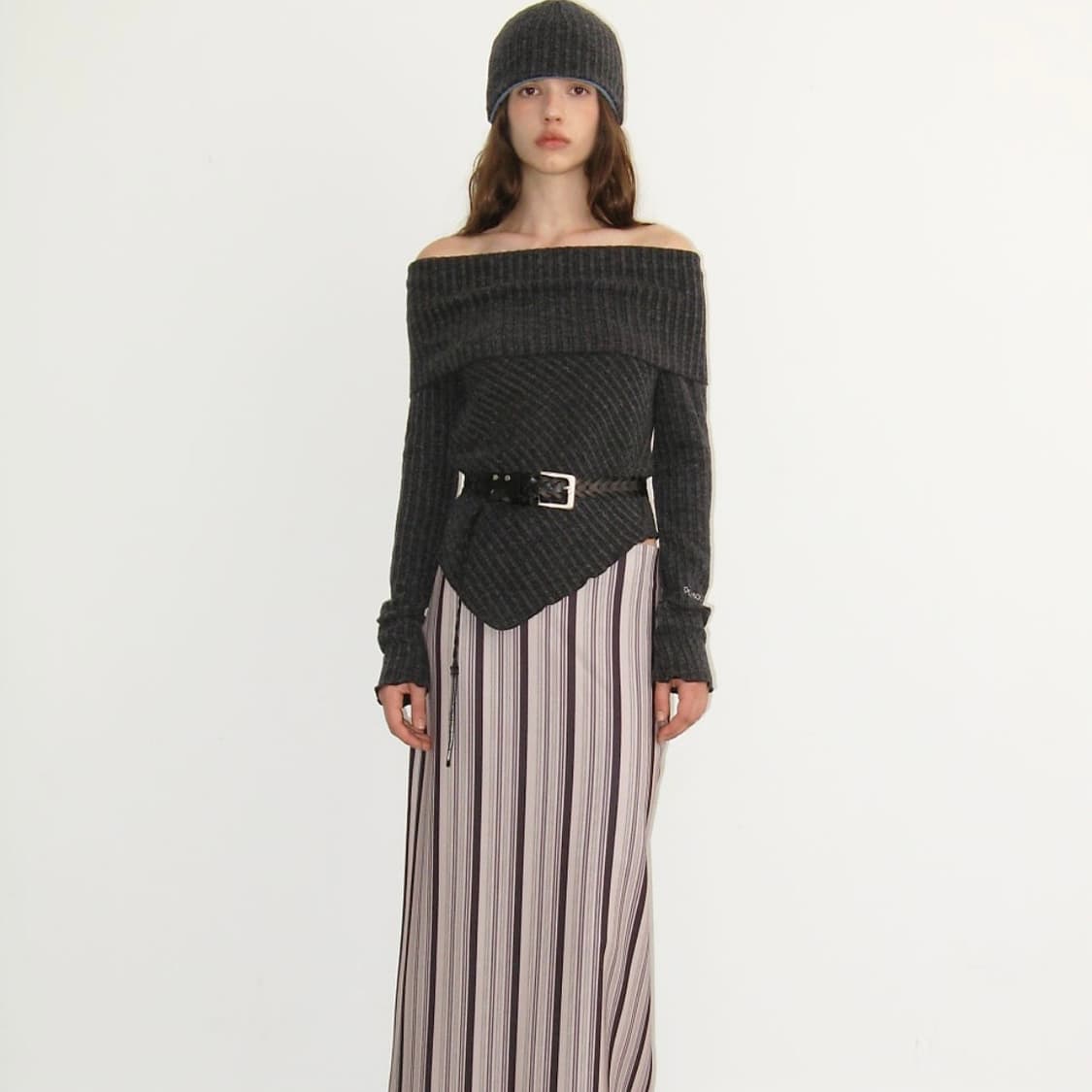 폴리수엠 오프숄더니트 상품이미지3