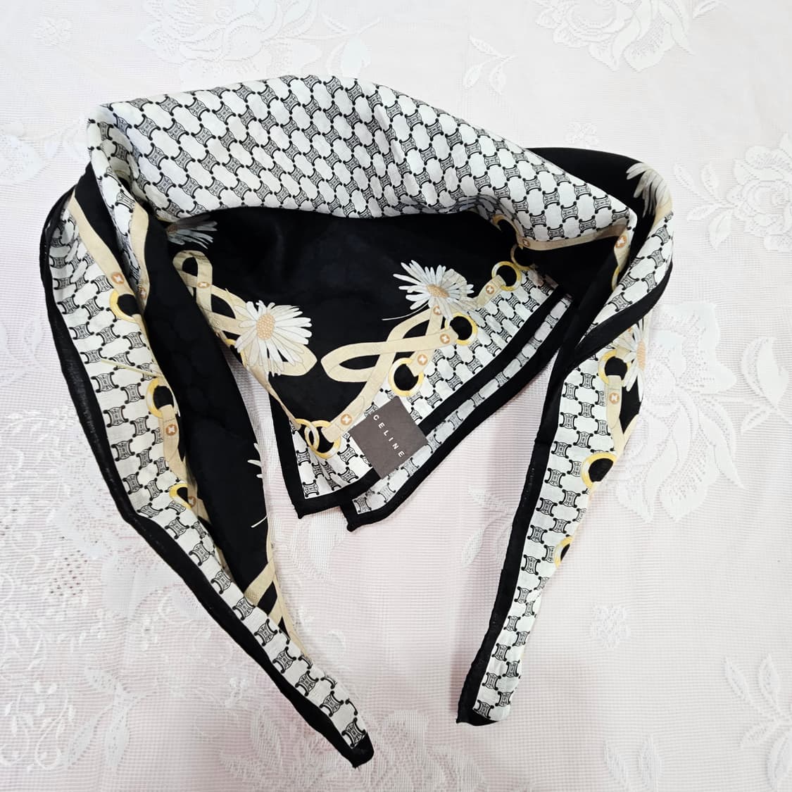 셀린느 블랙 플라워 대판손수건 상품이미지6