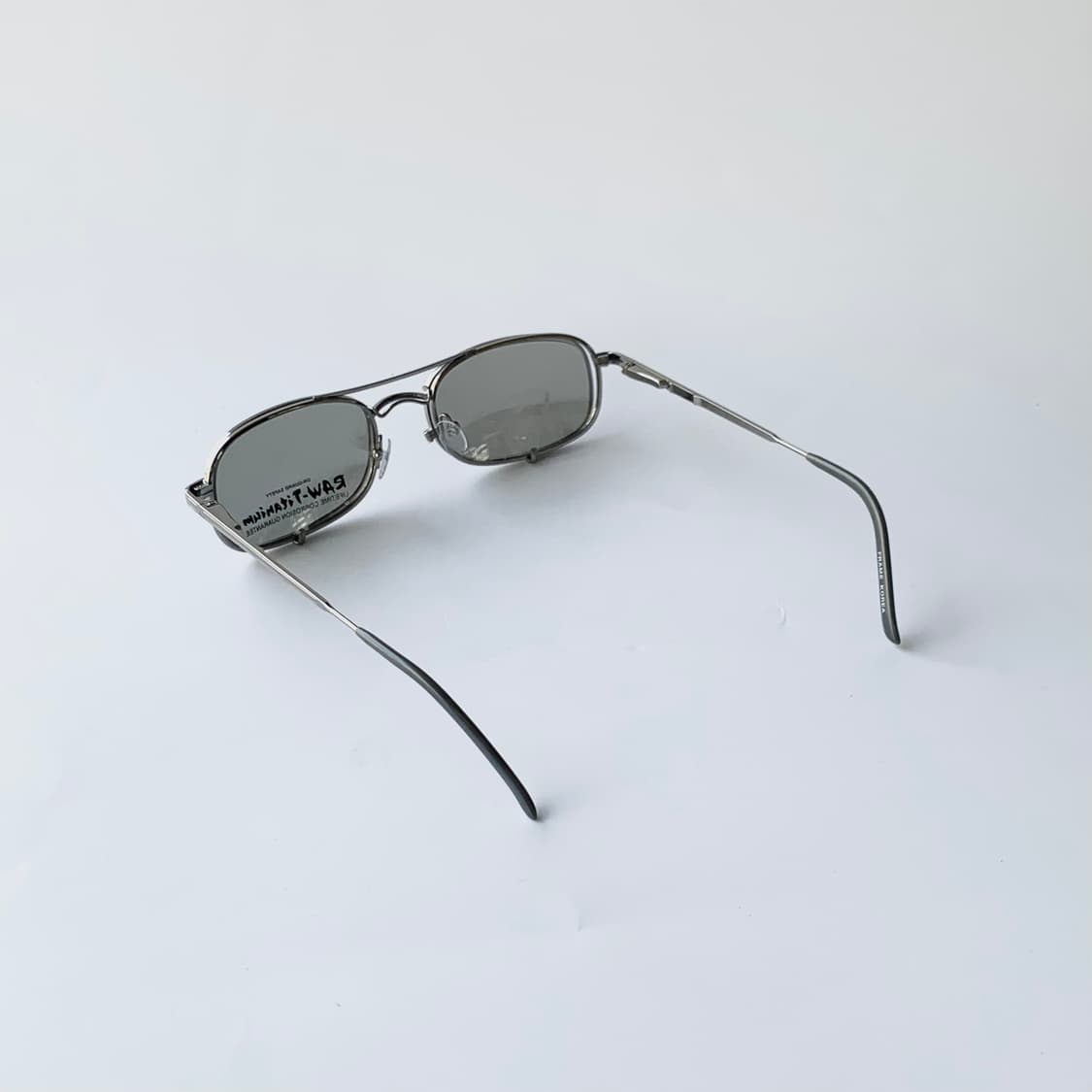 965 데드스탁 빈티지선글라스 로우 티타늄 투브릿지 클립온 안경 세트 상품이미지4