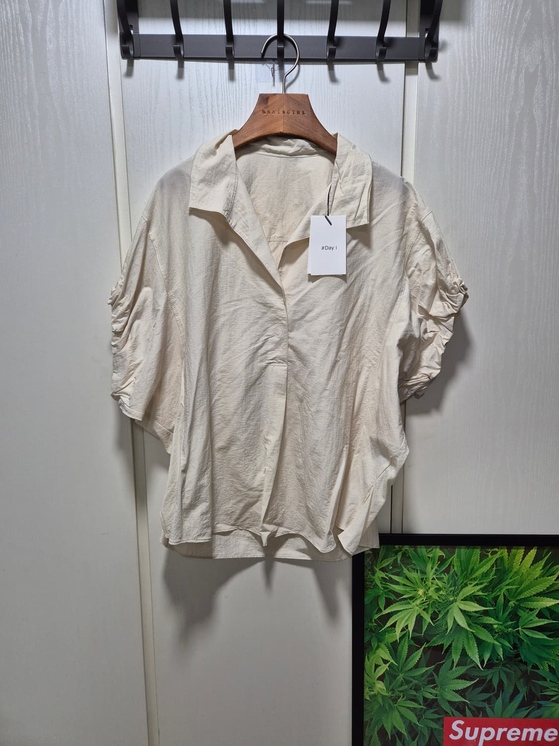 (타임세일)(새상품)Day 베이지 반팔 블라우스 상품이미지1