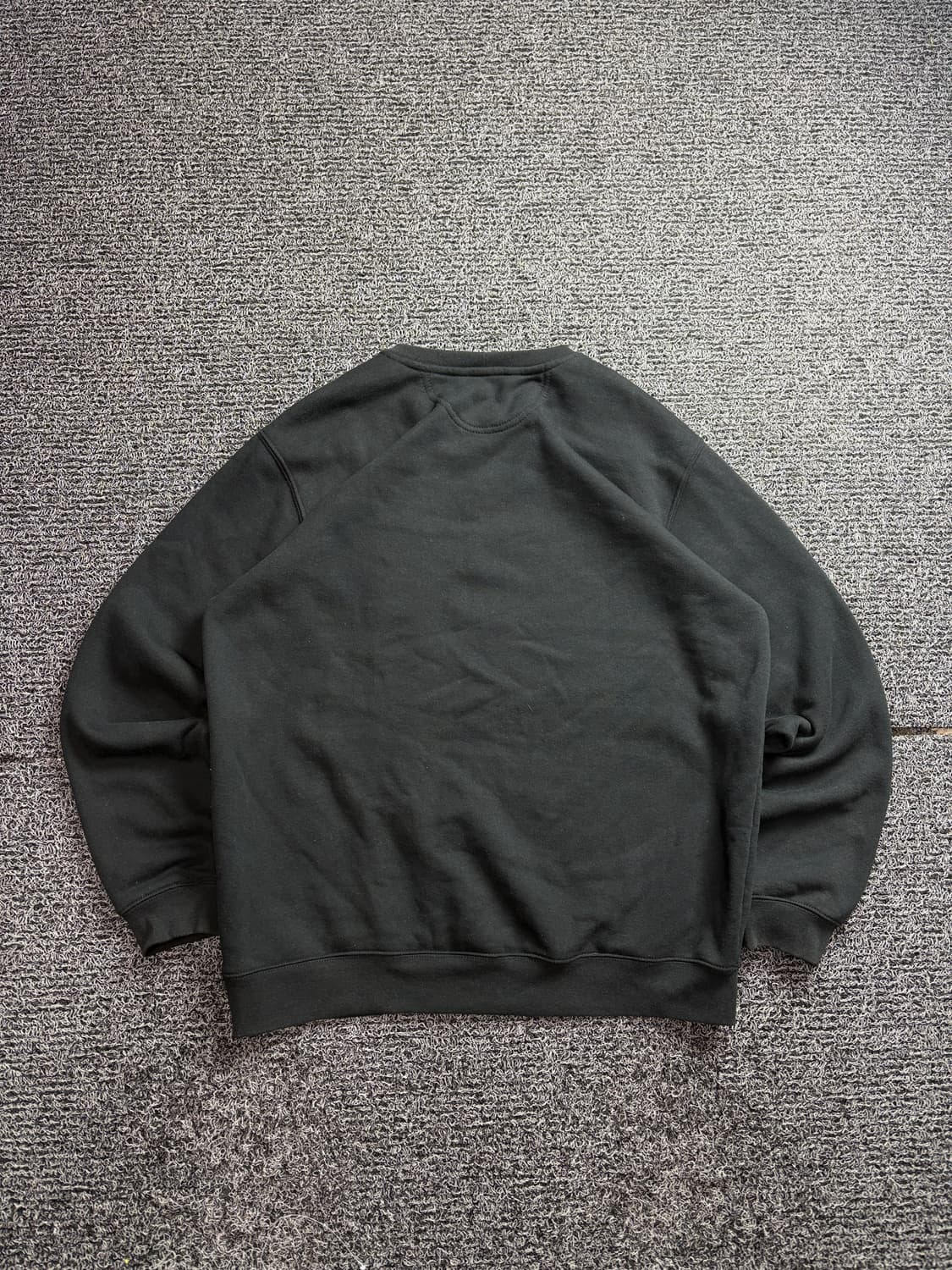 칼하트 해비코튼 크루넥 포켓 스웻 셔츠 블랙 2605 상품이미지4