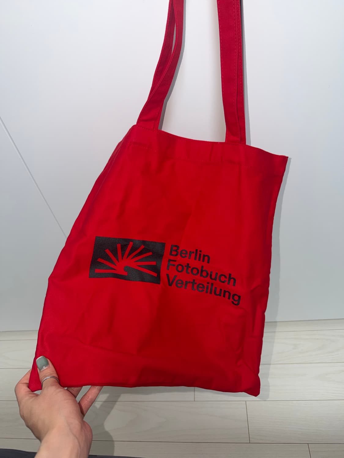 베를린포토북디스트리뷰션 002 bag red 상품이미지1