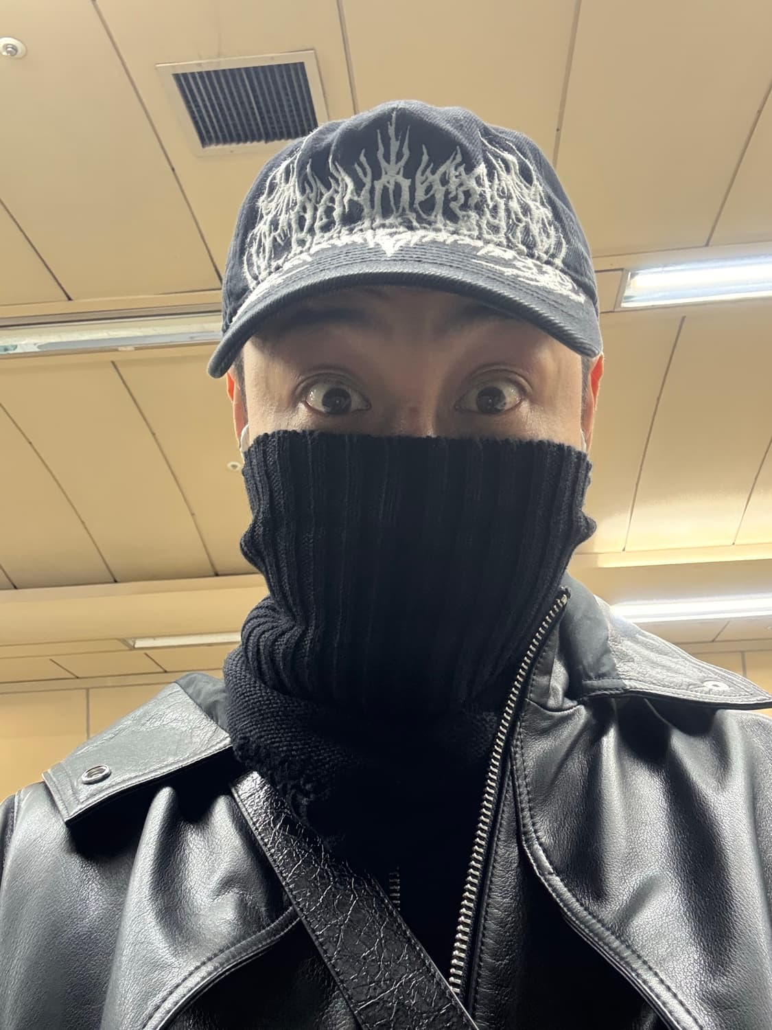 더블렛 19AW 바라클라바 터들렛 오버핏 니트  ‘SUPRISE’ 상품이미지2