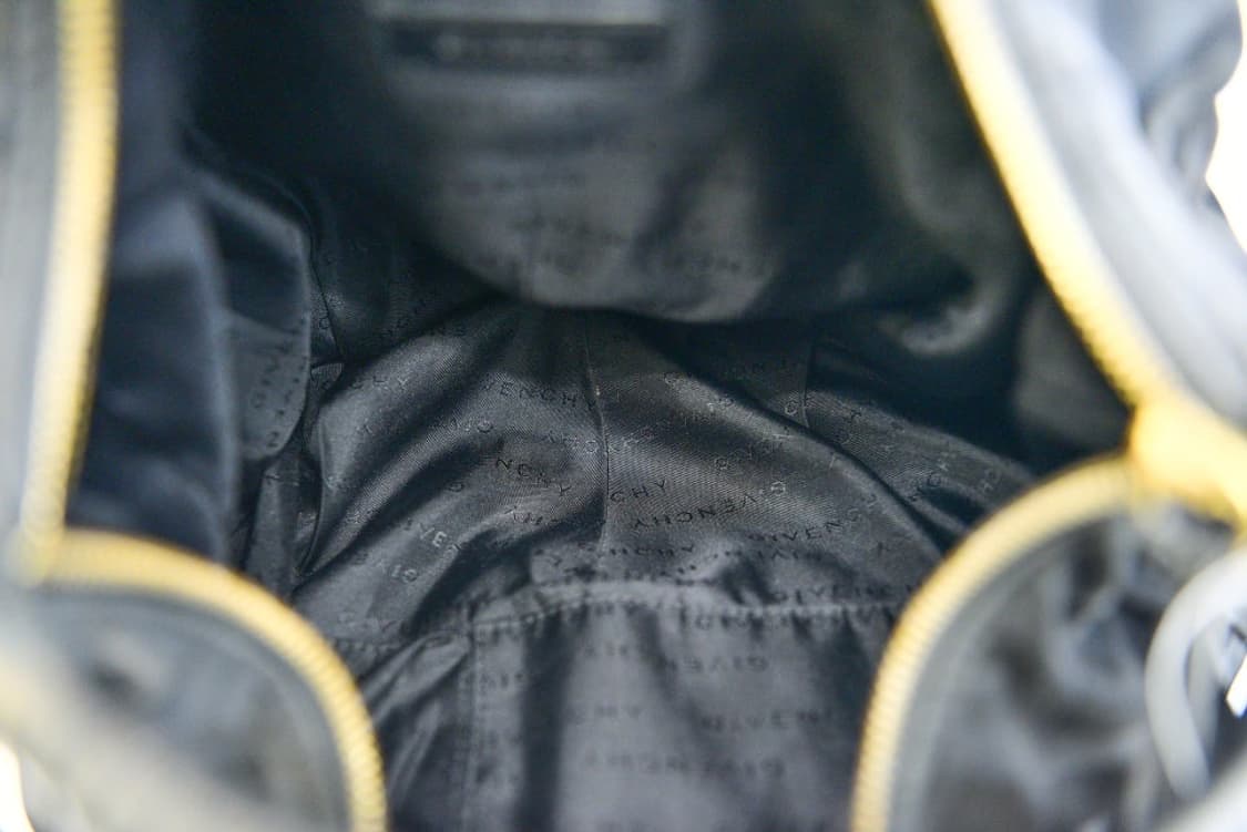 지방시 로고 패턴 호보백 (정품) 상품이미지9