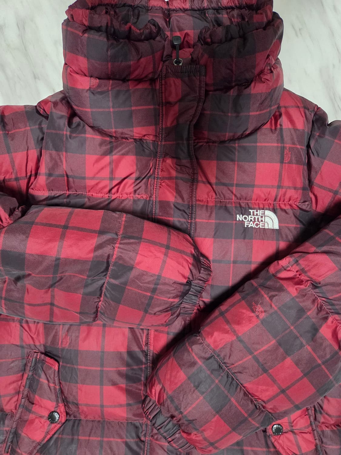 노스페이스 여성 체크 700 구스다운 눕시 패딩 상품이미지5