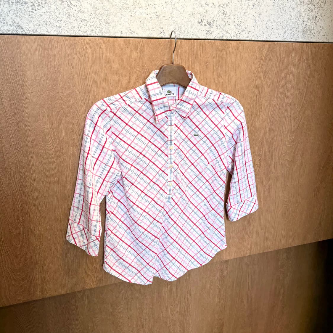 라코스테 체크 셔츠 7부 소매 하프 버튼업 디테일 슬림핏 핑크 상품이미지1
