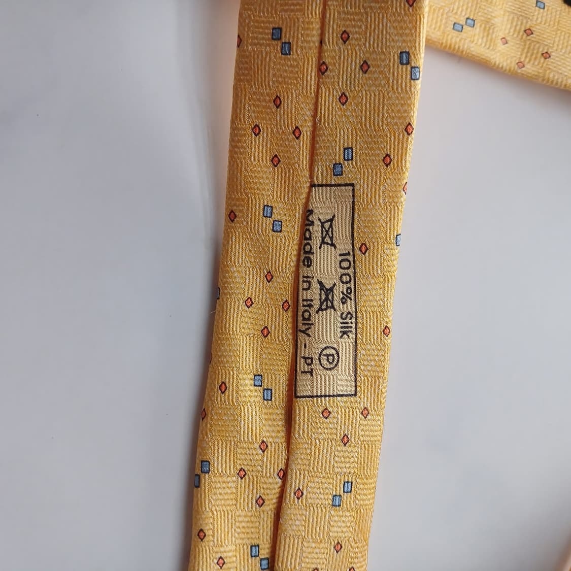 던힐 실크 옐로우 마이크로 패턴 넥타이 9.5cm A+등급 A18196
 상품이미지6