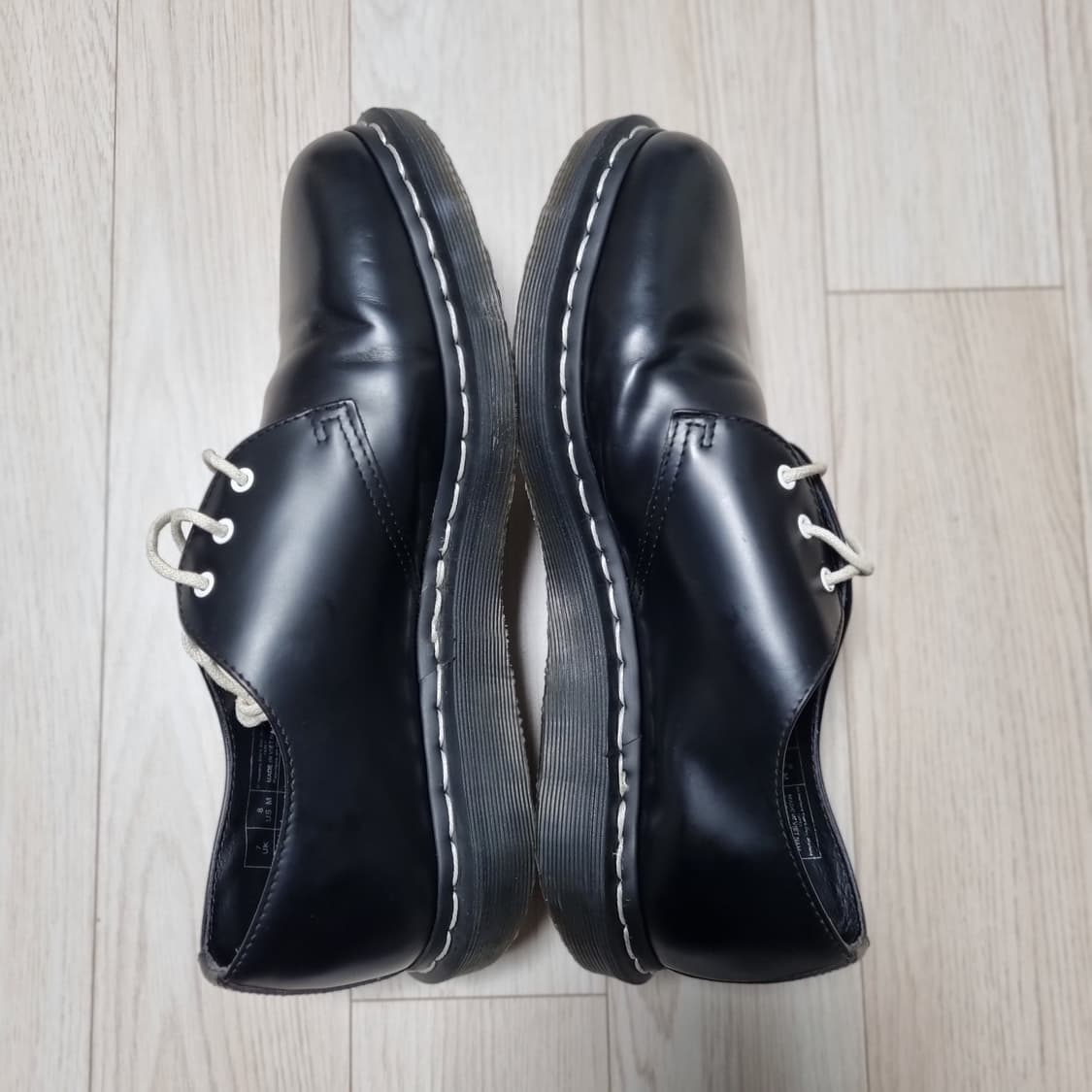 UK7(260) 닥터마틴 화이트스티치 블랙 3홀구두 aw004 gv12n 상품이미지7