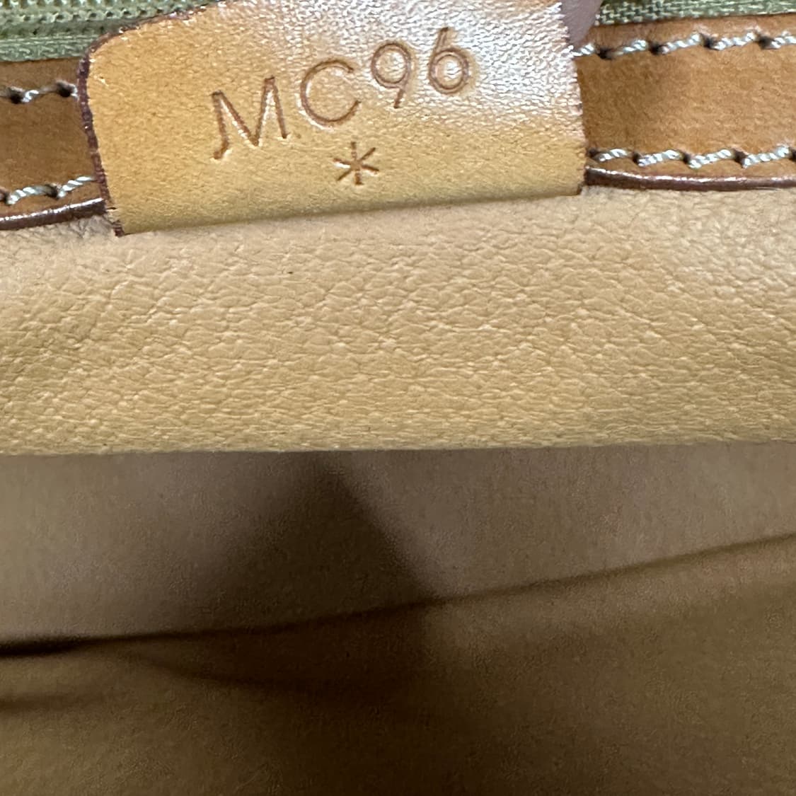 셀린느 브라운 마카담 코팅 캔버스 숄더 백 상품이미지5