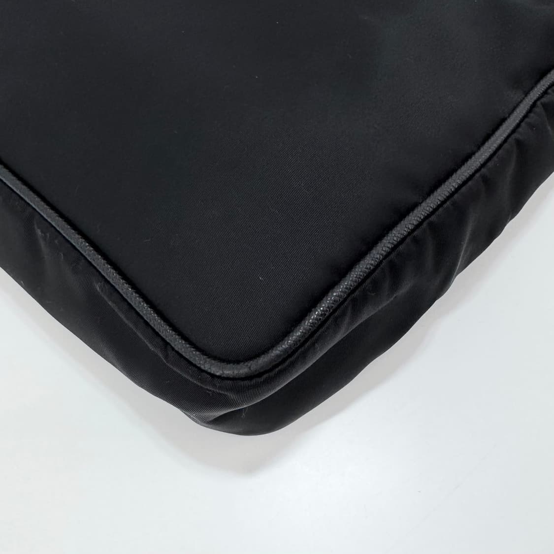 프라다 삼각로고 나일론 메신저백 크로스백 블랙 (2VH797) 상품이미지6