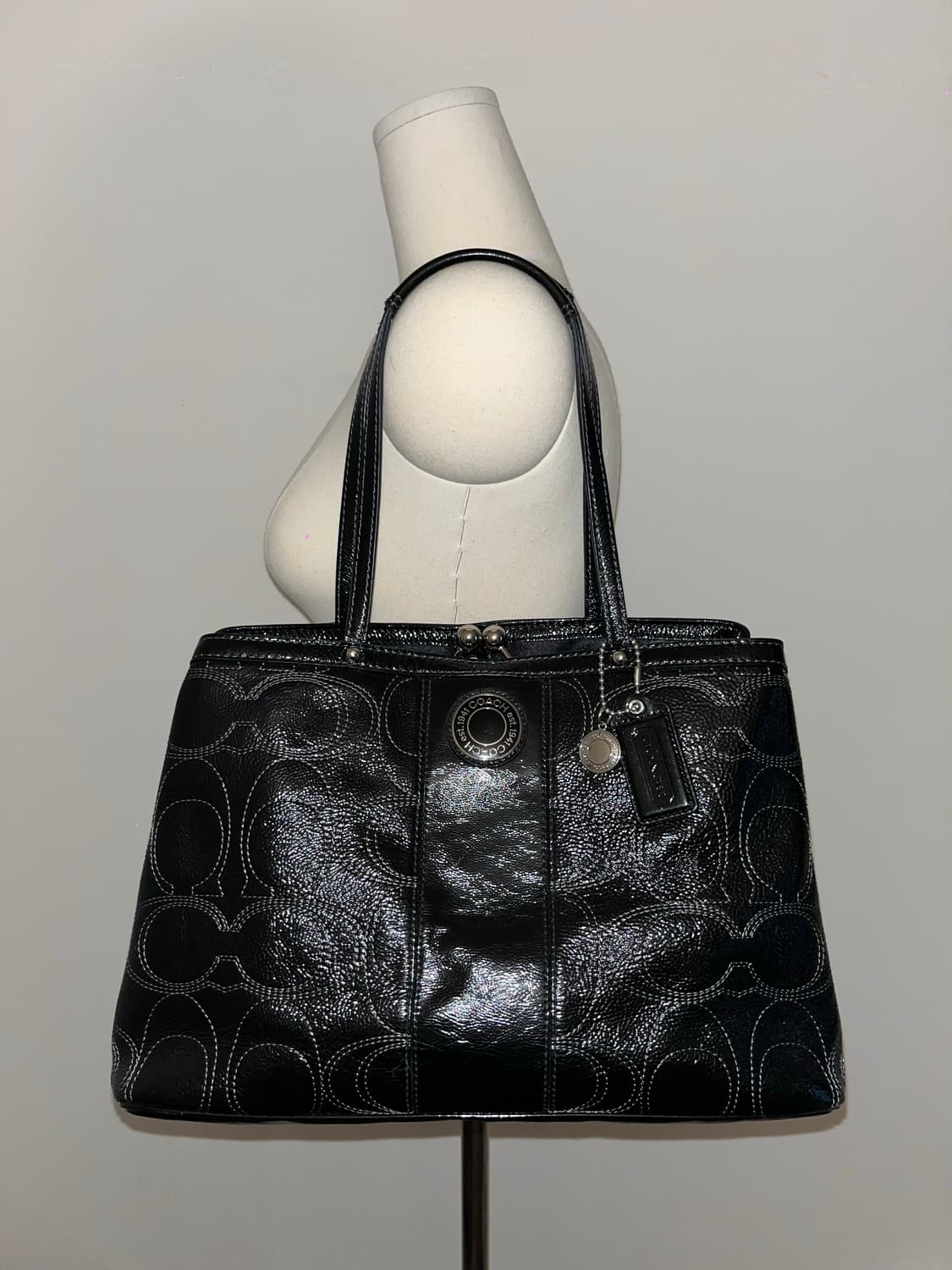 Coach White Stitch Shoulder Bag 상품이미지1