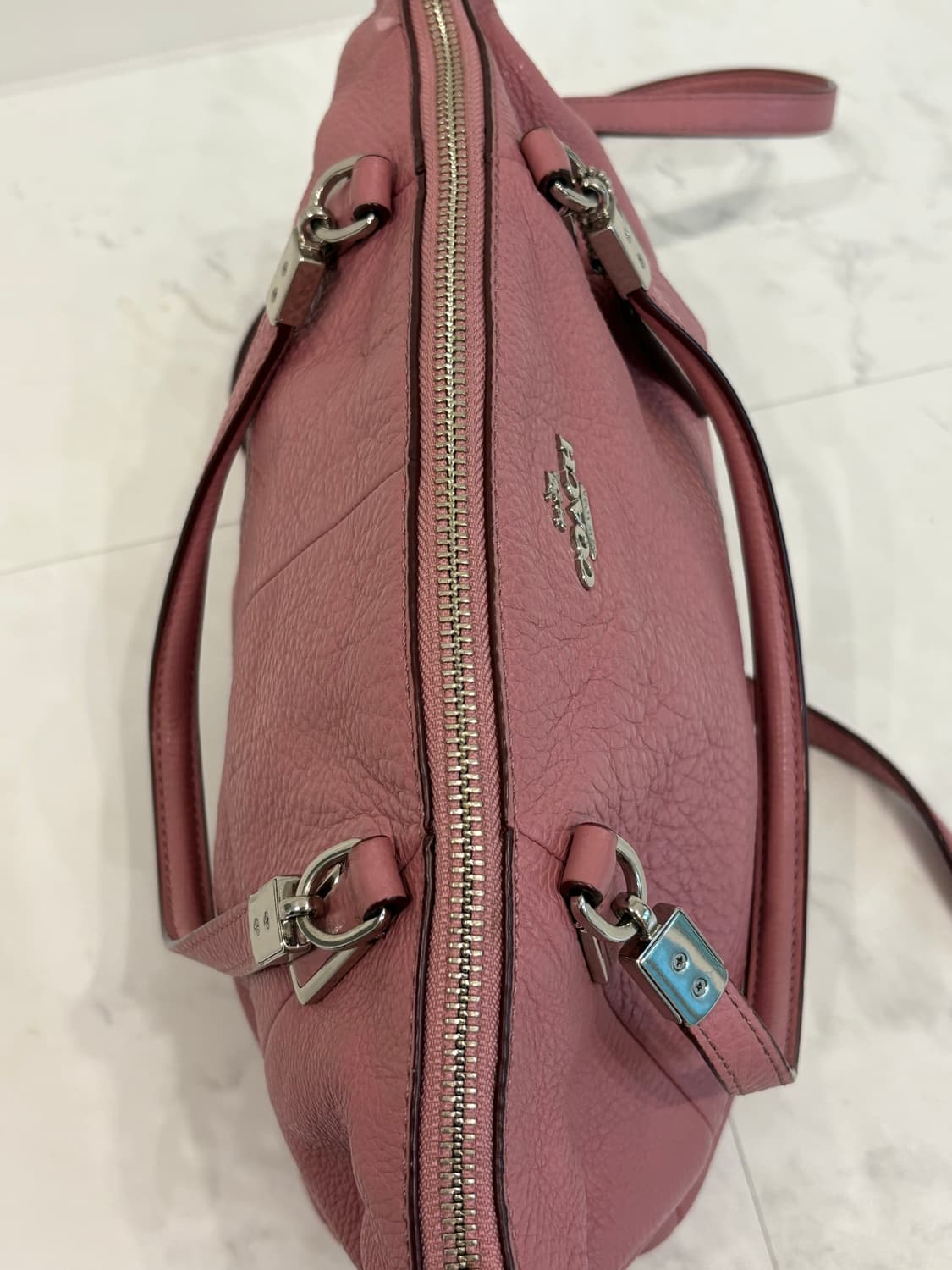 coach핑쿠토트크로스백 상품이미지4