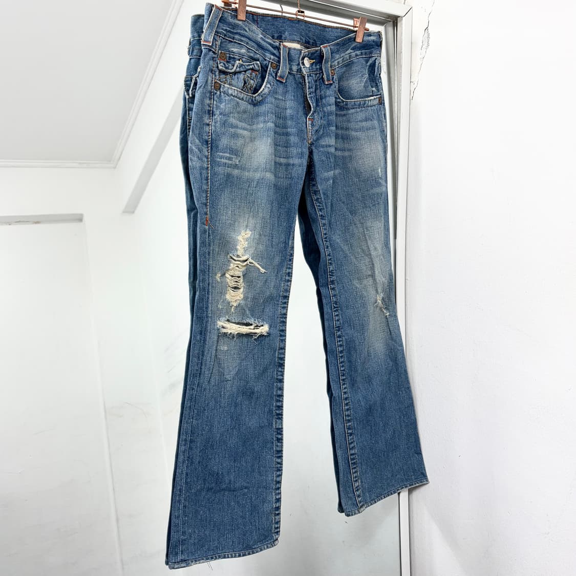 트루릴리전 데미지 부츠컷 데님 팬츠 상품이미지5