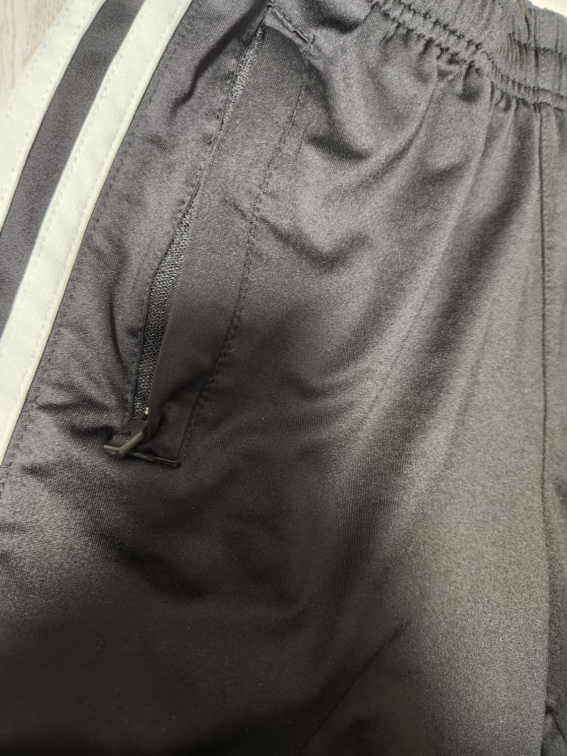 아디다스 마샬아츠 반바지 사이즈xs

허리줄 빼서 없어요

여러 중고사이 상품이미지5