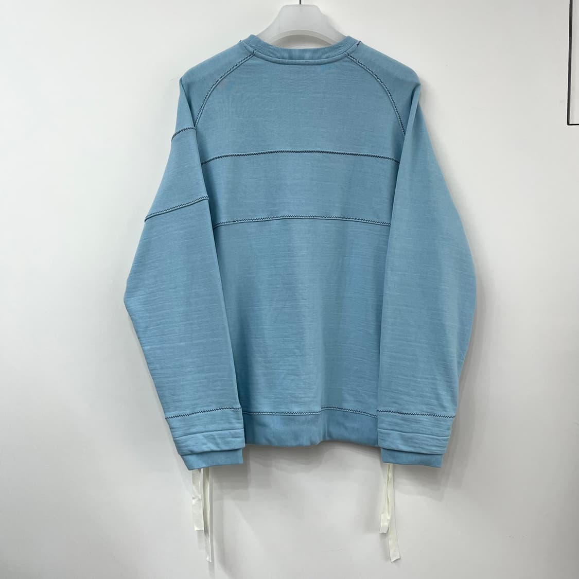 (유일매물) 오니츠카타이거 자수로고 하늘색 맨투맨 상품이미지3