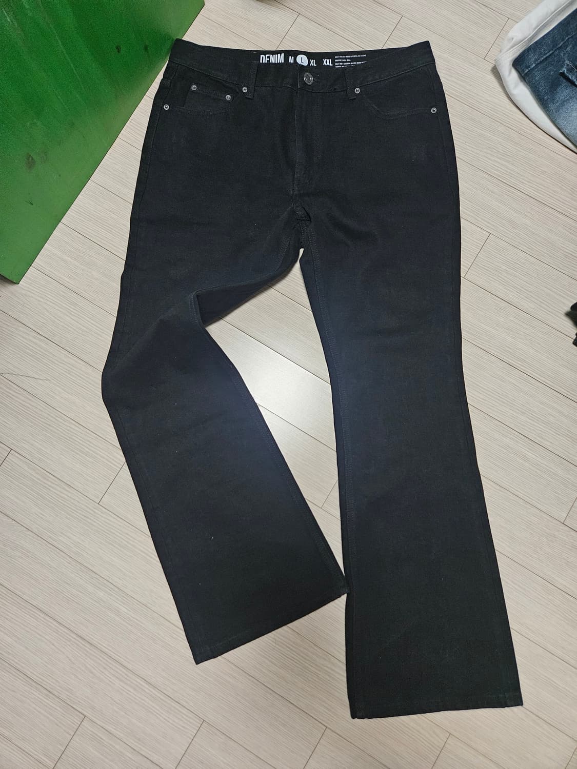 엑스트라오디너리 플레어 데님팬츠 블랙 L 팝니다 상품이미지1