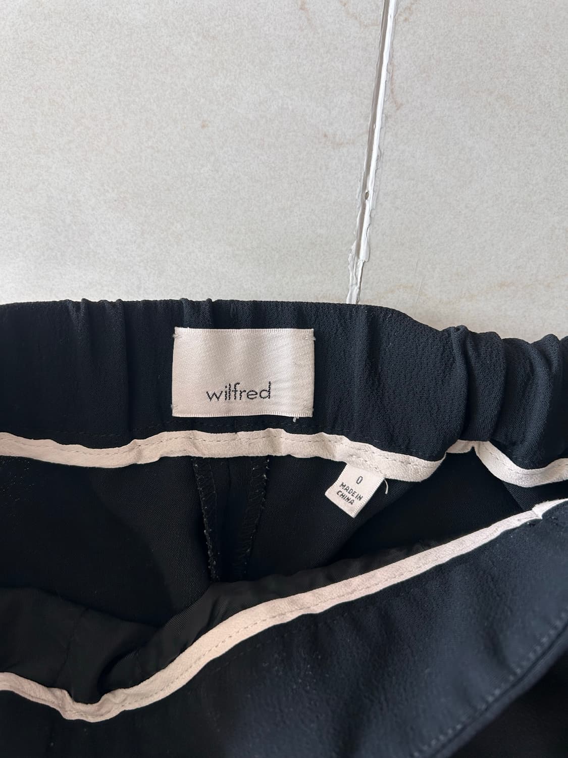 Aritzia 윌프레드 라인 슬랙스 상품이미지3