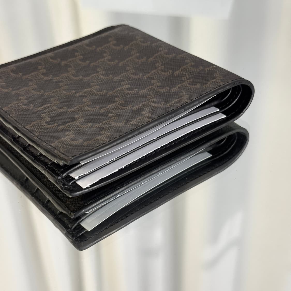 셀린느 트리옹프 바이폴드 반지갑 상품이미지7