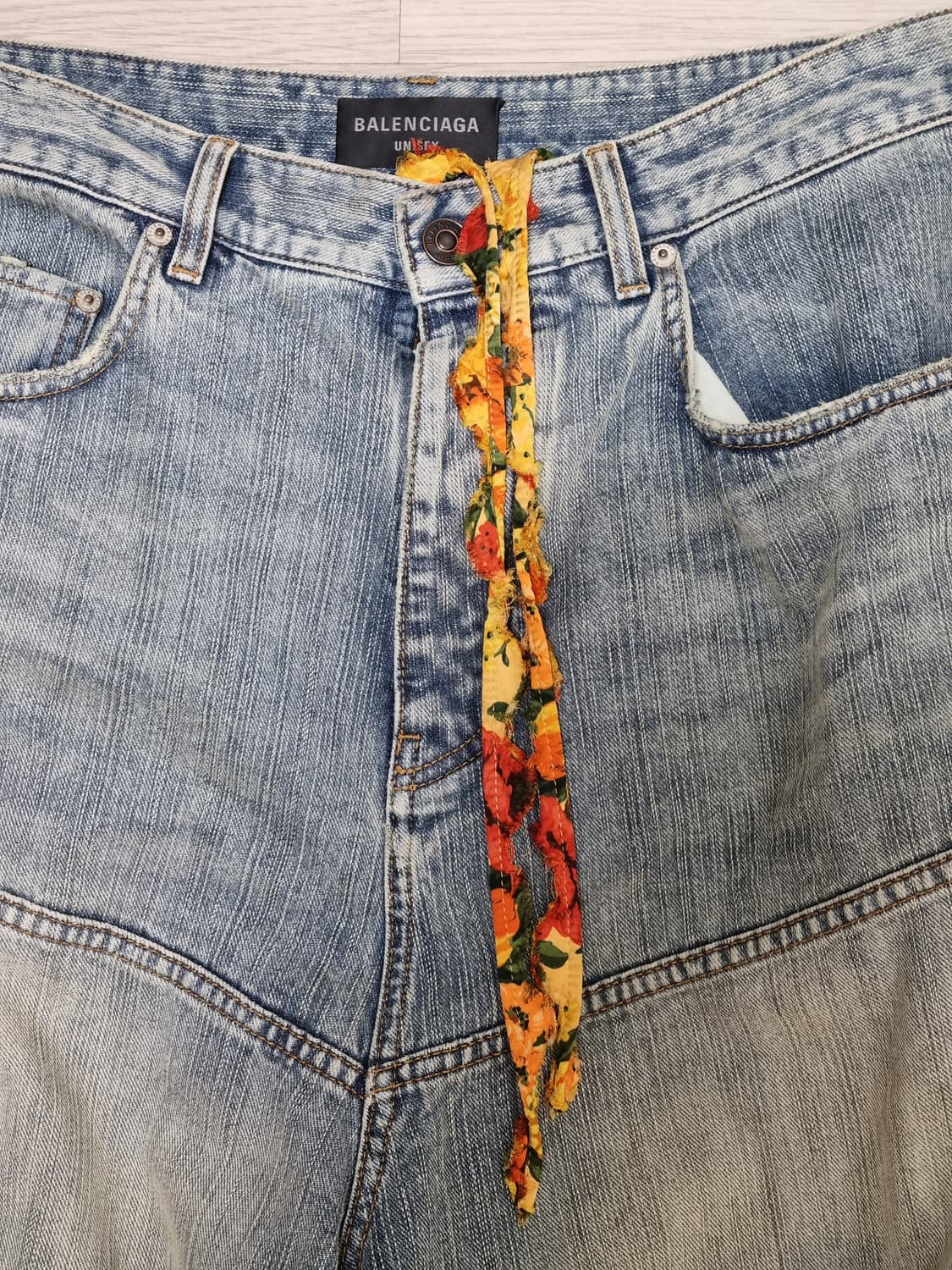 발렌시아가 조지생크 배기팬츠 연청 상품이미지2