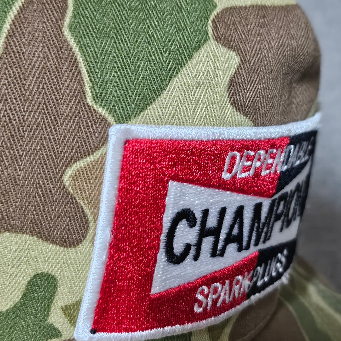 허프 HUF 카모 헤링본 메쉬 캡 (챔피언 스파크플러그 패치) 상품이미지4