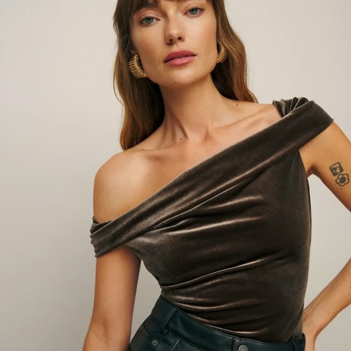 Reformation 리포메이션 브라운 셀로 니트 벨벳 오프숄더 탑 XS 상품이미지2