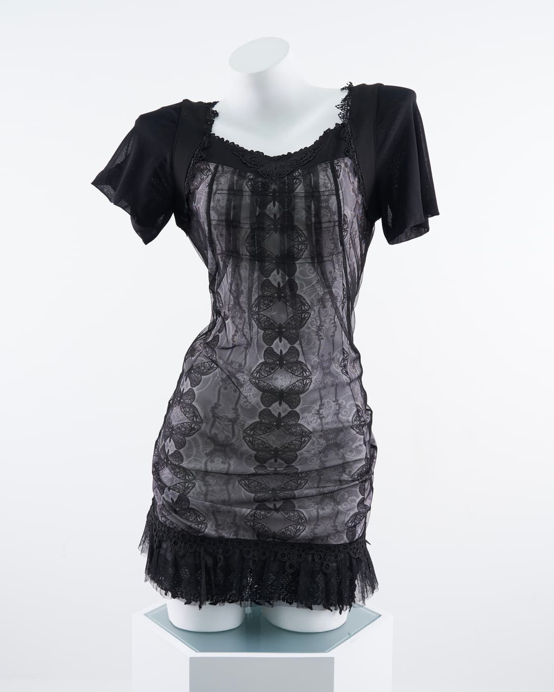 Ozz ONESTE 고딕 블랙 레이스 디테일 원피스 상품이미지1