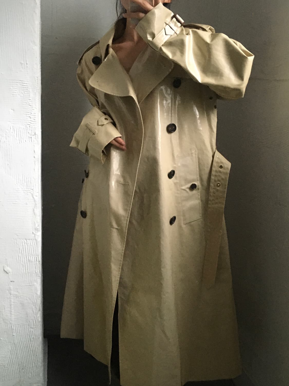 Burberry 버버리 라미네이트 더블 트렌치 코트  상품이미지2