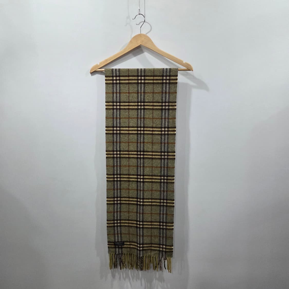 버버리 카키 노바체크 머플러  상품이미지1