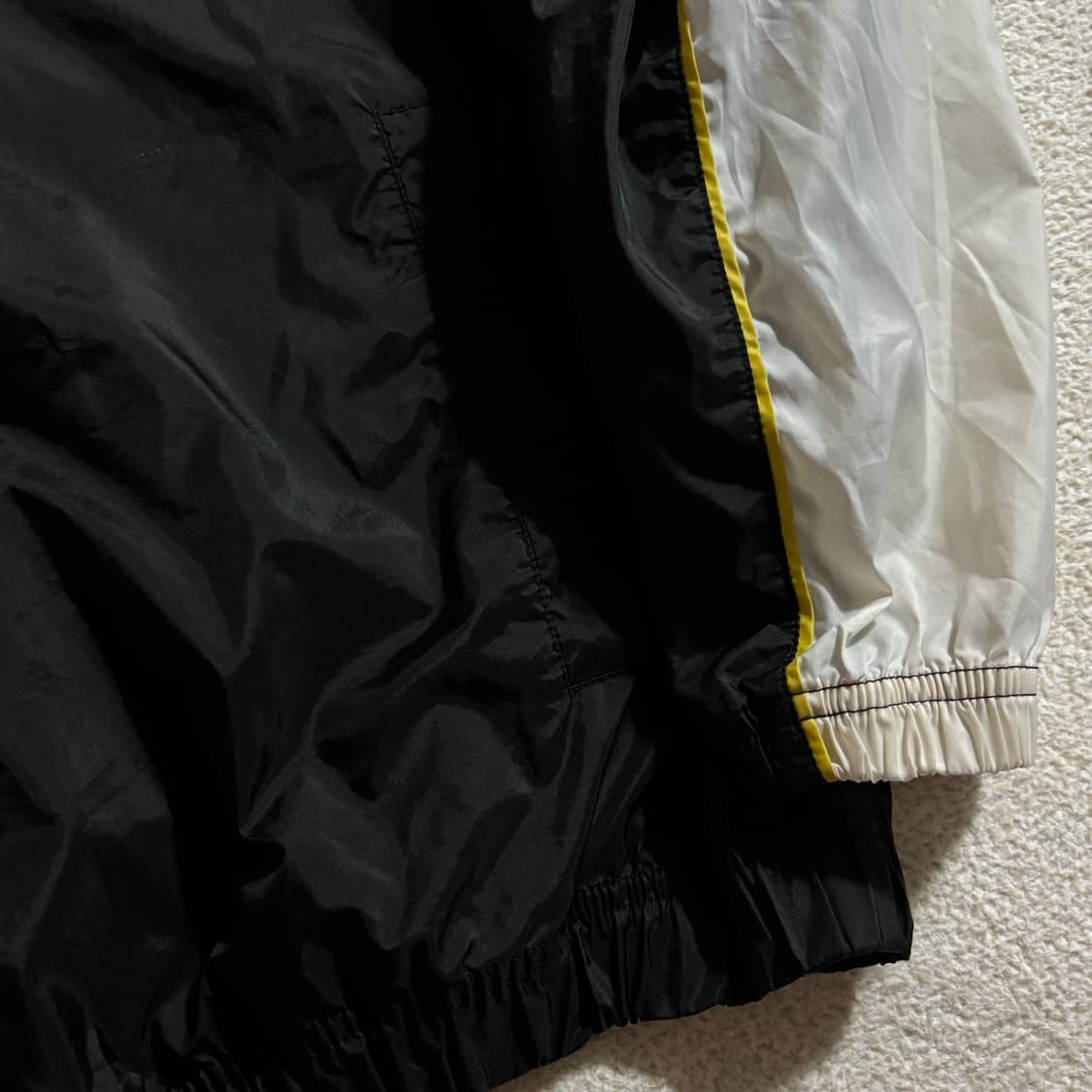 나이키 올드스쿨 검흰 옐로포인트 윈드브레이커 바람막이 상품이미지3