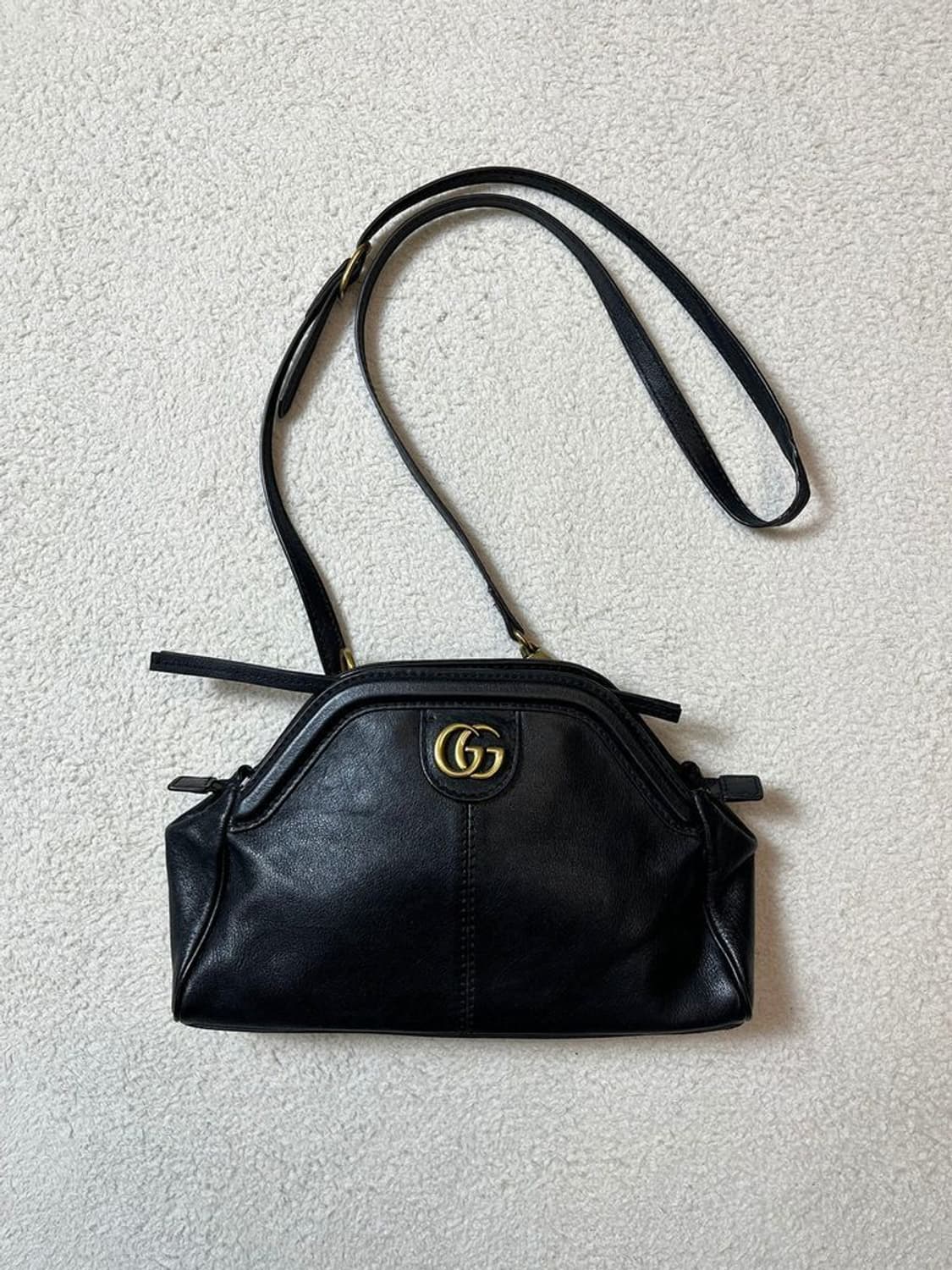 구찌 GUCCI 르벨 스몰 블랙 레더 숄더백 A1738 상품이미지1