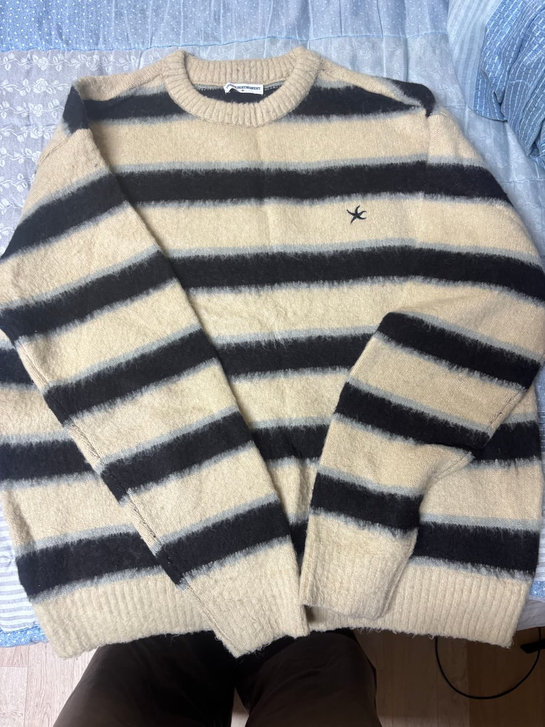 더콜디스트모먼트 니트 상품이미지1