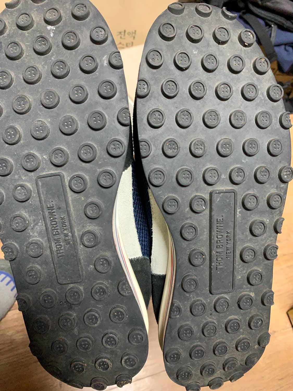 톰브라운 네이비 스니커즈 상품이미지5